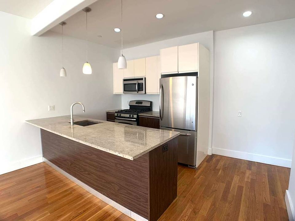 1st image of 806 Bergen St #315