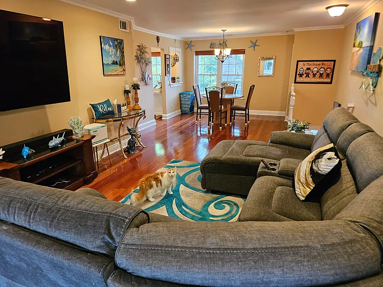 655 Middle Country Rd #2H2 — Photo 8