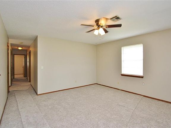 2nd image of 6 Von Elm Ave