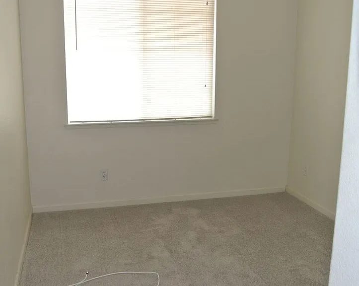 61 Cassia St — Photo 12