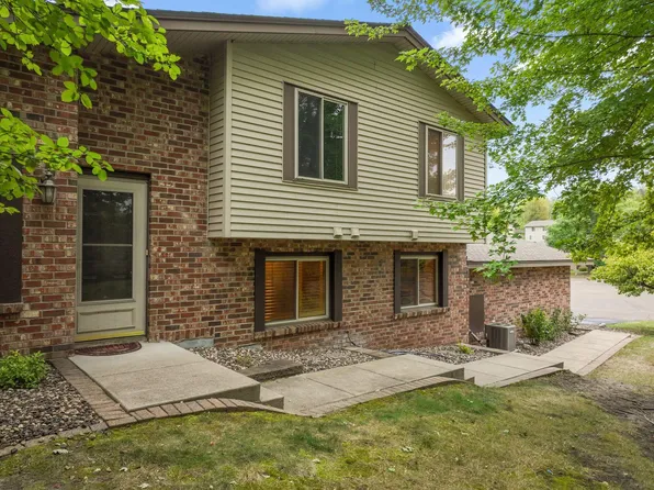 13430 Pepperwood Cir, Minnetonka, MN 55305