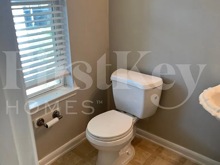 8911 Durham Manor Ln — Photo 10