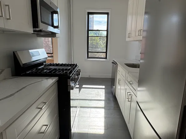 762 Brady Avenue image 2 of 13