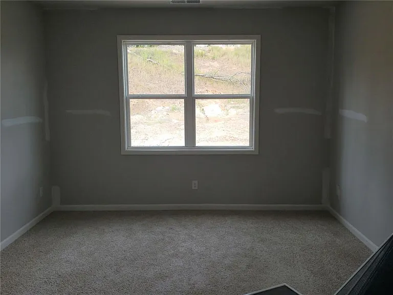 121 Valimar Dr — Photo 4