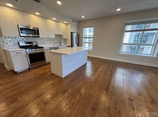 11 Everett St #202, Allston, MA 02134