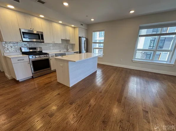 36 N Beacon St #1E, Allston, MA 02134