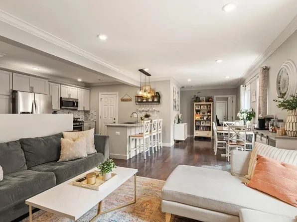 15 Thornton St #1, Winthrop, MA 02152