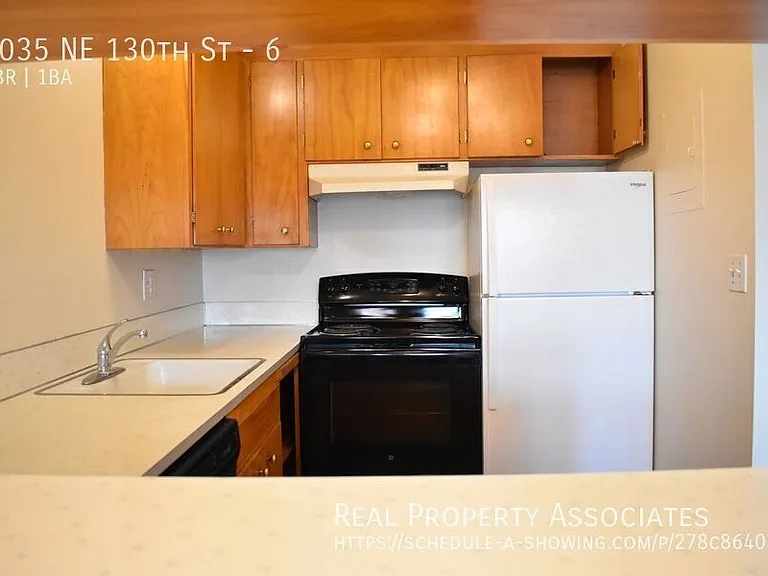 3035 NE 130th St #6 — Photo 4