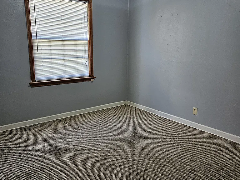 5050 Pulliam St #5050 — Photo 7