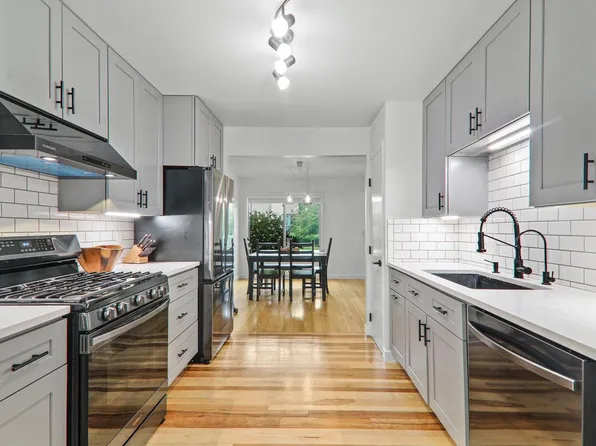 54 Waunona Woods COURT, Madison, WI 53713