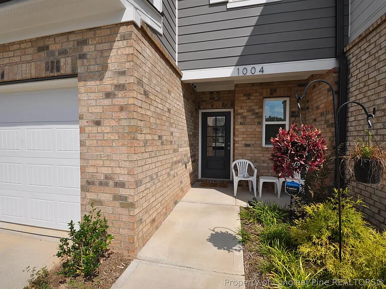 1004 Pyrenees Way — Photo 2