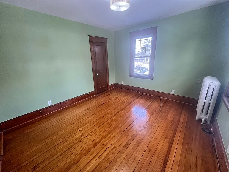184 Hartford Ter — Photo 30
