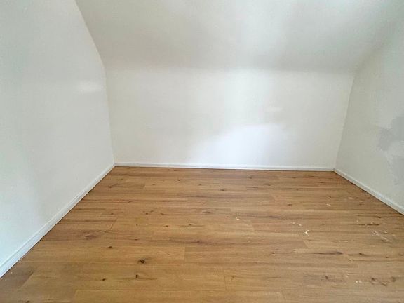 5th image of 10012 Orleans Ave