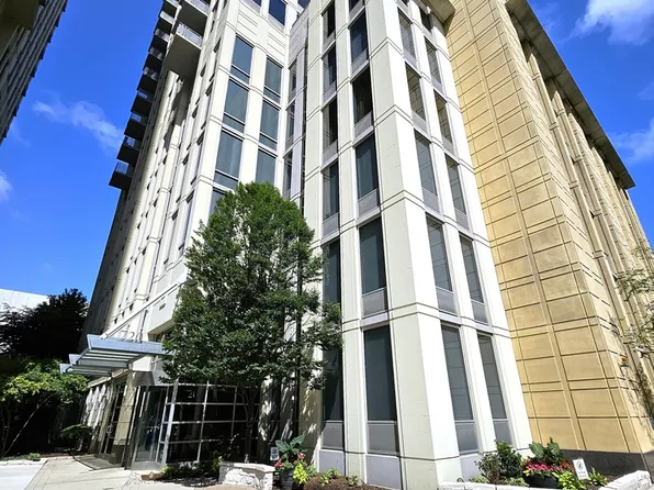 720 N Larrabee St APT 1104, Chicago, IL 60654