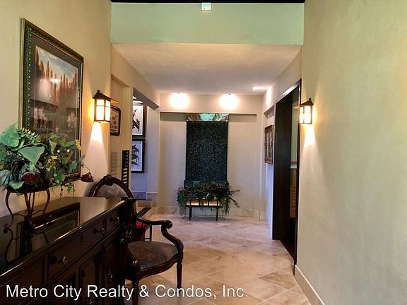 4th image of 925 Island Grove Dr
