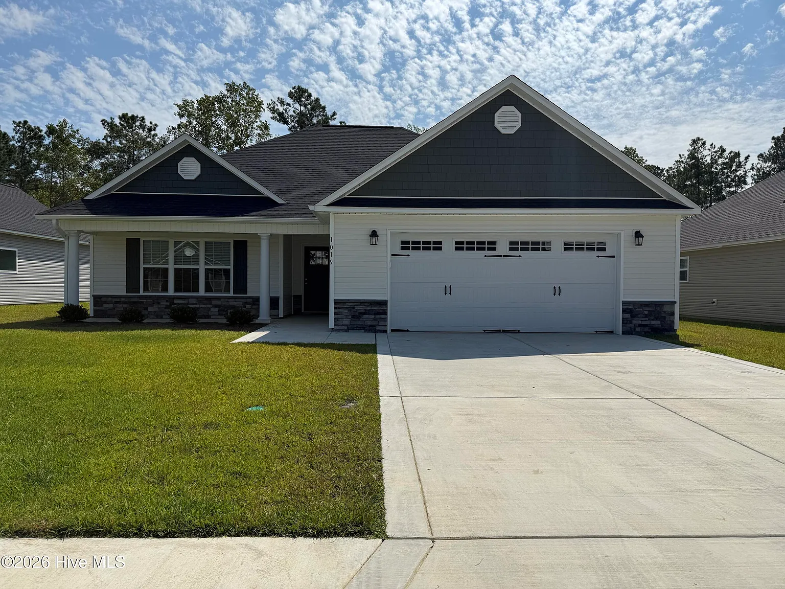 3 bed, 2.0 bath, 1528 sqft, $2,200 — Photo 1