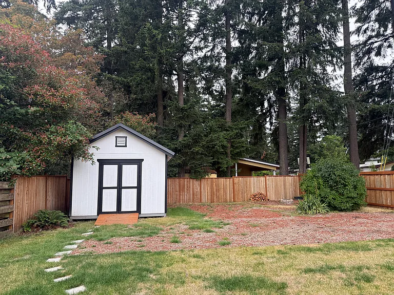 4515 NE 17th Pl — Photo 16