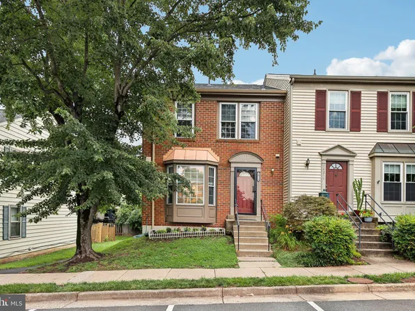 14215 Heritage Crossing Ln, Centreville, VA 20120