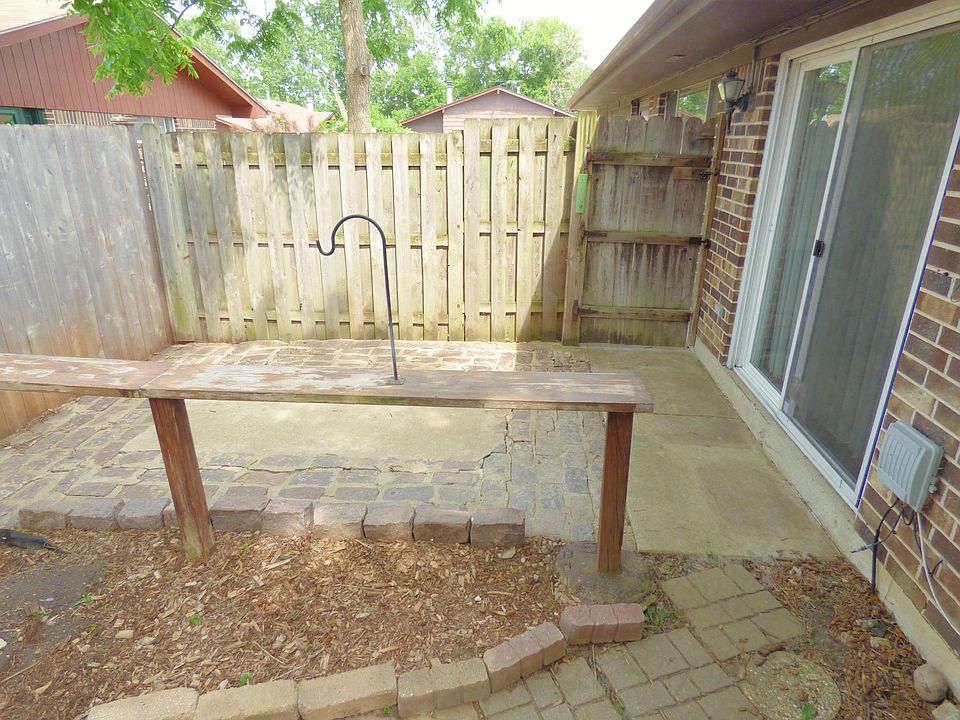 1221 Fulton Dr Streamwood, IL, 60107 Apartments for Rent Zillow