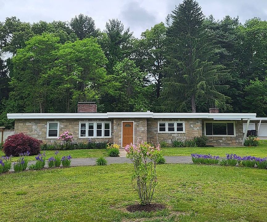 1st image of 100 Valley View Dr