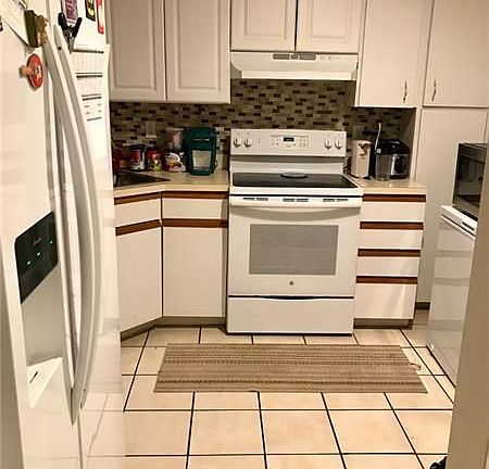 2nd image of 4467 Carambola Cir S
