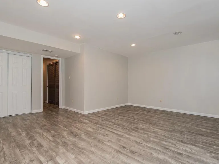 2032 Silent Spring Dr — Photo 18