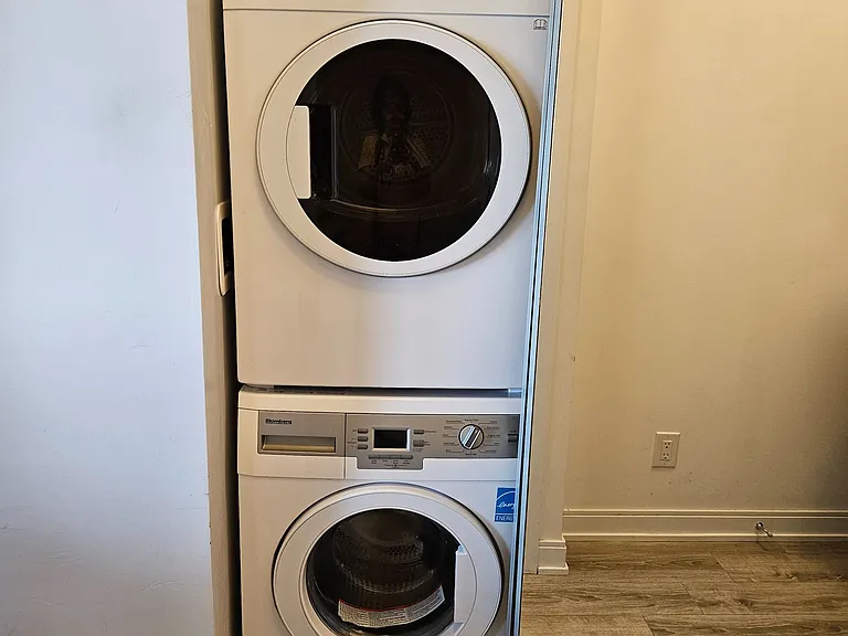 42 Charles St E #4207 — Photo 8