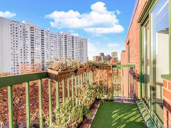 5th image of 3220 Fairfield Ave Penthouse D