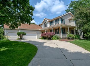 22 Chautauqua Trl, Madison, WI 53719
