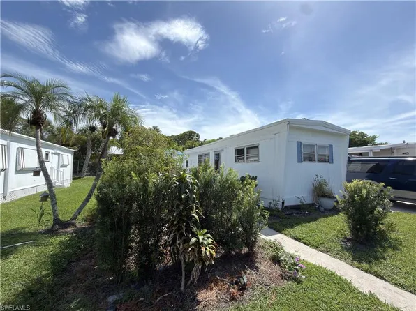 109 Enchanting BLVD, NAPLES, FL 34112