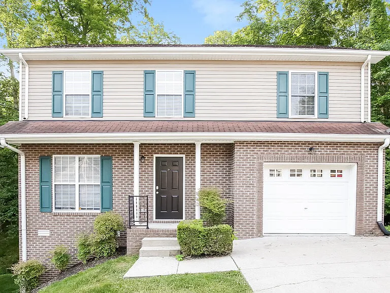 112 Township Ct — Photo 1