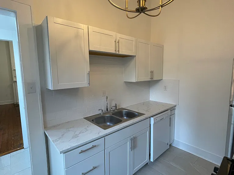 4316 Baronne St #D — Photo 4
