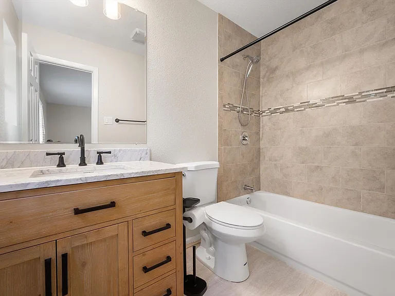 10300 E Rutland Vlg — Photo 21