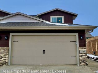 2230 S Ronsiek Ave, Sioux Falls, SD 57106