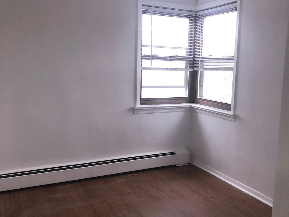1st image of 8841 16th Ave #3