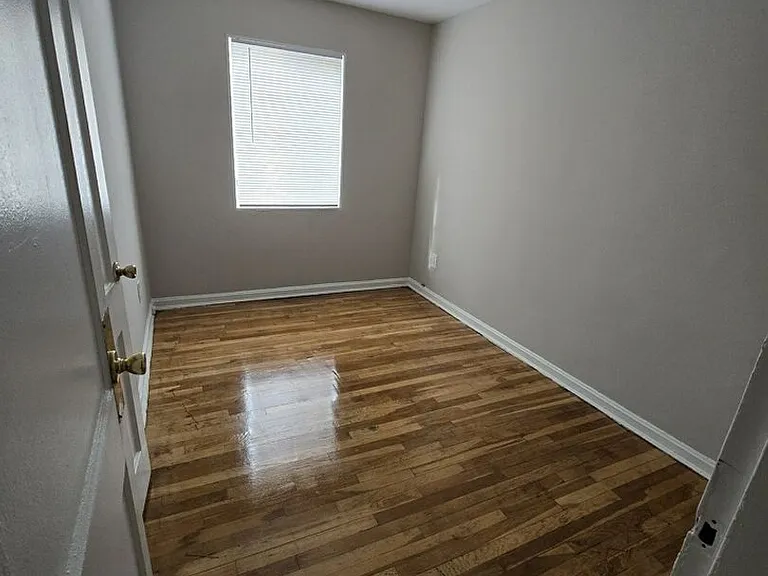 405 Division Ave NE — Photo 6