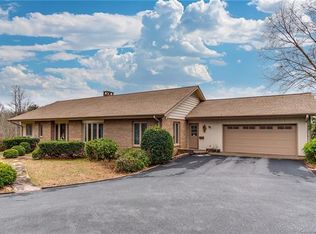 340 Coachman Ln, Tryon, NC 28782