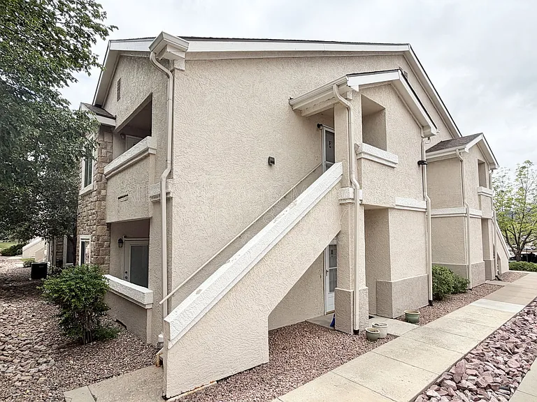 3870 Strawberry Field Grv #F — Photo 2