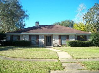 1 Maple Pl, Angleton, TX 77515