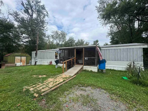 265 Bertha Hill Rd, Maidsville, WV 26541