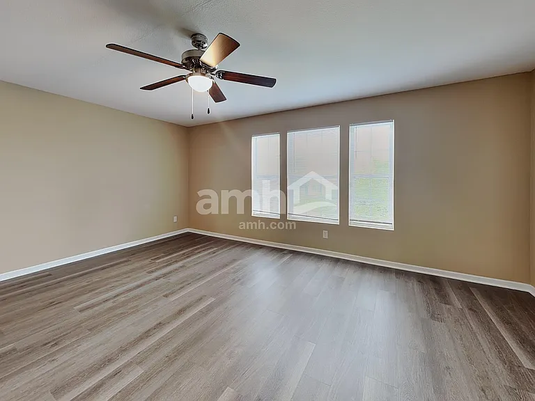 3126 Hurst St — Photo 12