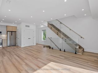 43 Batavia Ave #3, Toronto, ON M6N 4A1
