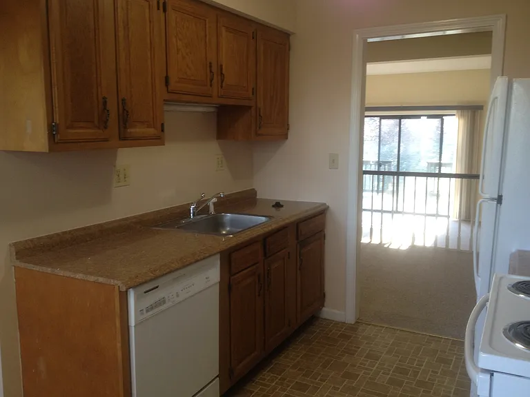 180 Conestoga Way — Photo 5