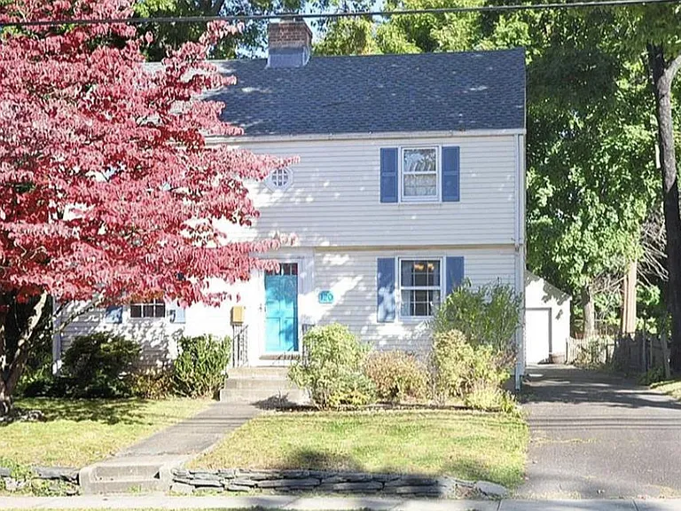 120 Caya Ave — Photo 1