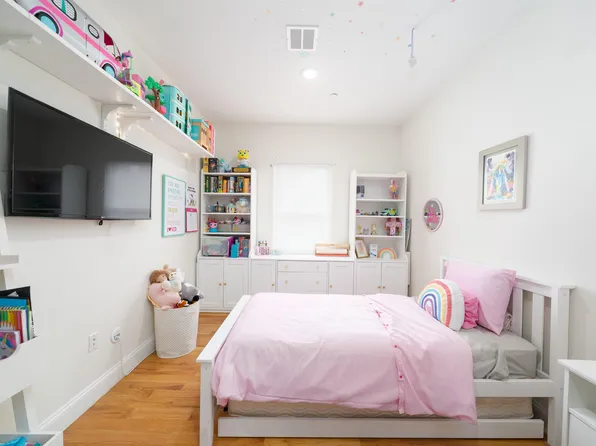 65 Storms Avenue image 16 of 29