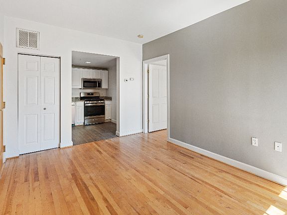 4th image of 724 S Wolfe St APT 4B