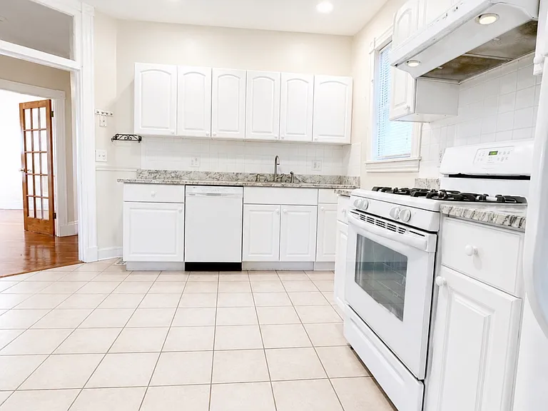 9 Corwin St #9 — Photo 6