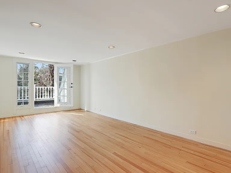 32 Orchard Dr — Photo 18