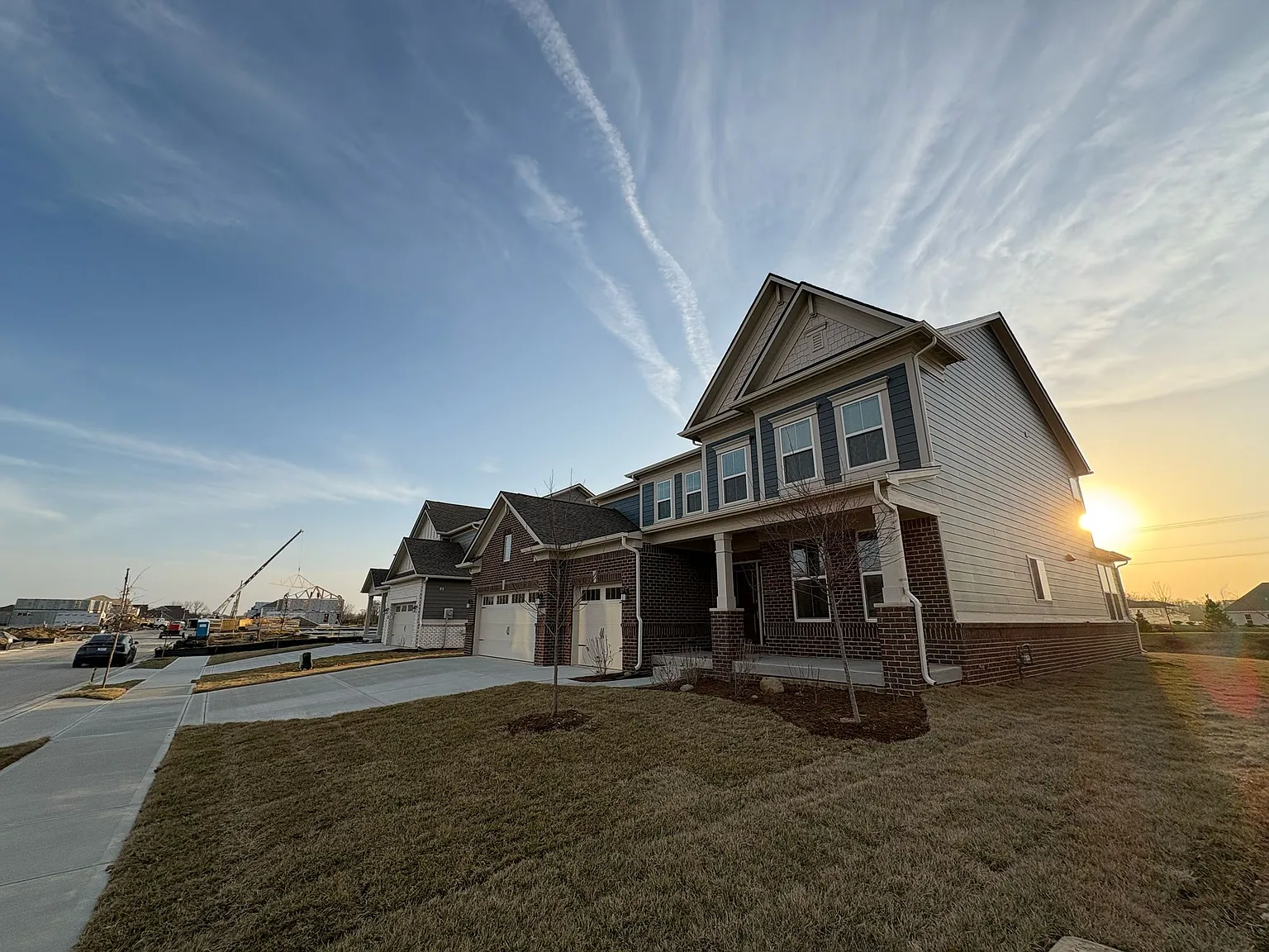 5 bed, 4.5 bath, 3703 sqft, $4,195 — Photo 3