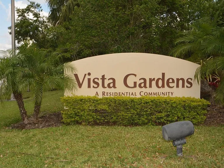 23 Vista Gardens Trl #104 — Photo 16